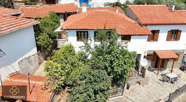 Küçük Menderes'ten Ödemiş Birgi Mh. Satılık 2katlı Müstakil Ev