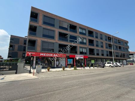 Dostlar Sitesi'nde 3+1 134 M2 Satılık Bahçe Kat Daire