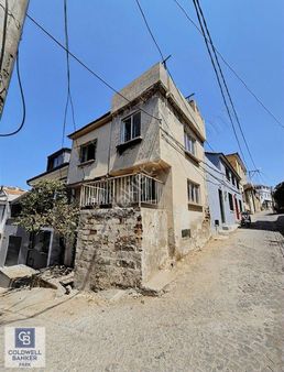 Ayvalık Merkez'e Yürüme Mesafesinde 2+1 Satılık Geleneksel Konut