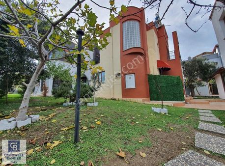 Cb Fark'tan 4+1 Bahçeli Komple Deniz Manzaralı Masrafsız Villa