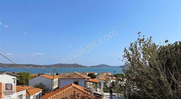 Cb Fark'tan Cunda Merkezde Bahçeli Taş Villa