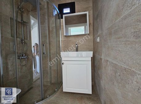 Ayvalık Küçükköy'de Satılık 3+1 Havuzlu Taş Villa