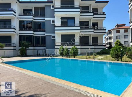 Ayvalık 150 Evler Mah'de Havuzlu Sitede Satılık 3+1 Daire