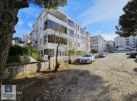 150 Evler'de Denize Yakın Ara Kat Masrafsız Satılık 2+1 Daire