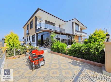 Ayvalık Altınova'da Satılık Tam Müstakil Villa