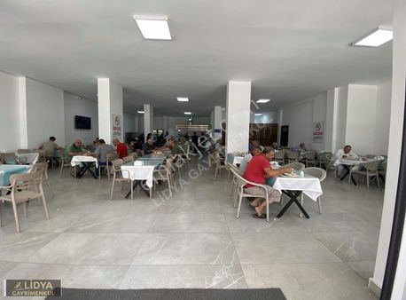 Kurumsal Kiracılı Geniş Cepheli İşyeri