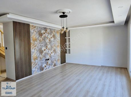 Armutlu'da Deniz Manzaralı Satılık Dublex Daire