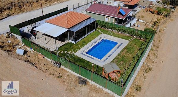 Büyüksümbüller De 427 M2 Arsa+ Yapı Kayıt Belgeli Ev + Havuz