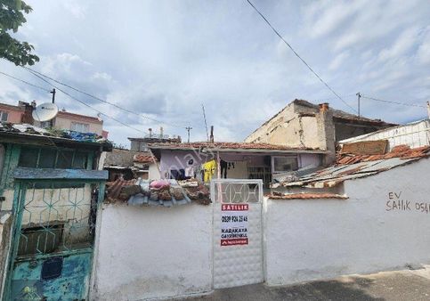 Esentepe Mahallesinde Satılık Müstakıl Ev