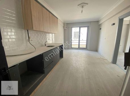 Kültür Merkezi Karşısında Satılık 1+1 Daire