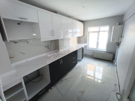 Aktepe Mah. Kentsele Uygun İçi Yapılı Ara Kat