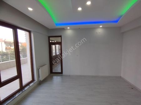 Alihan G.m.üniversite Mah.de Yunus Emre Bulvarı Hastane Karşısı Kiralık 3+1 Daire