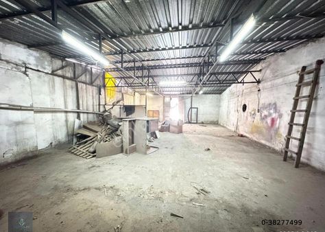 Karabağlar Karabağlar Mahallesi 1.kat Kiralık Depo 100 M2 Vinçli