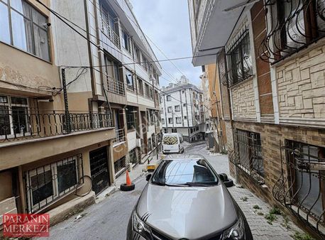 Hisse Tapulu 1+1 Ayrı Mutfaklı Caddeye Çok Yakın İçi Boş !!!