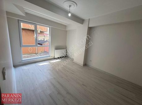 Sıfır Bina 1+1 Ayrı Mutfaklı İçi Boş Cadde Yanı Kaçmaz Fırsat !