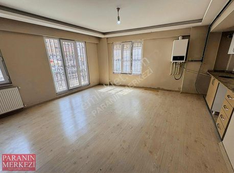 2+1 Yeni Bina İster Oturum İster Yatırım Cadde Üzeri