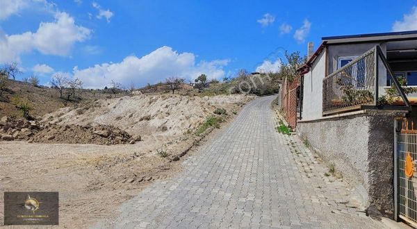 Nar Da Mükemmel Konumda 1.350 M2 Bahçe