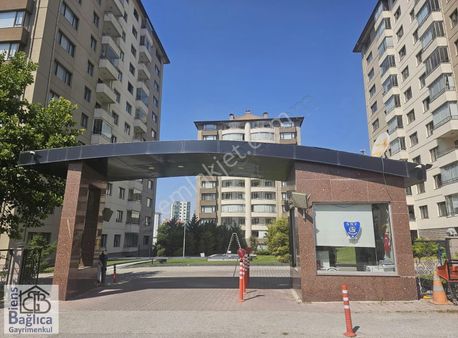 Bağlıca Ana Merkezde 3 Bloklu Geniş Peyzaj Canlı Güvenlik 200 M2