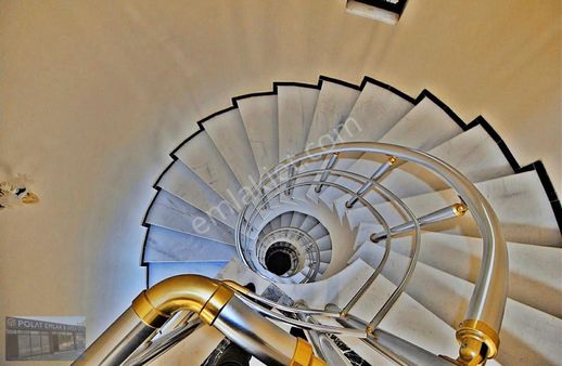 Celaliyede Satılık 1.500 Mt Arsa İçinde Müstakil Villa