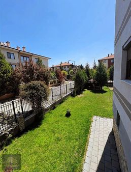 Batıkent'te Site İçi Satılık 200m2 4+1 Lüks Daire