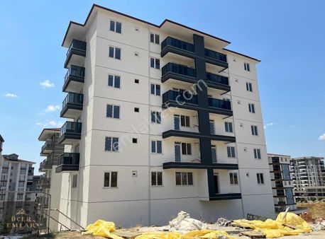 Üçer Emlak'tan Hilly Otel Yakını 1+1 Fırsat Satılık Daireler