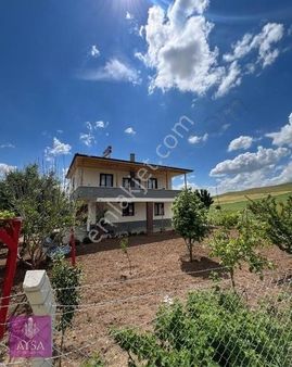 Pınarcık Köyü İçinde 3+1 Dubleks Evi Olan Bakımlı Hobi Bahçesi