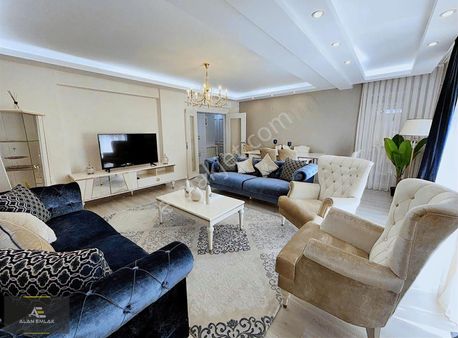 Alan Emlak; Atakent Mah. Ara Kat, 6 Yaşında, Cam Balkonlu