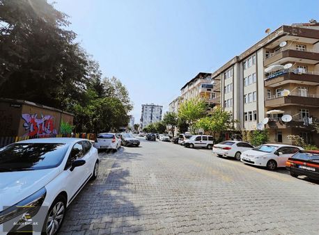 Alan Emlak; Tramvayın Alt. Mükemmel Konum, Y.giriş 3+1 Daire