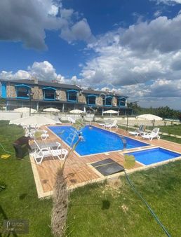 Saros Yayla'da Havuzlu, Deniz Manzaralı 2+1 Satılık Villa