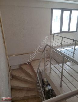 Bilginoğlu Emlak'tan Muradiye De Cadde Üzerinde Satılık Dükkan