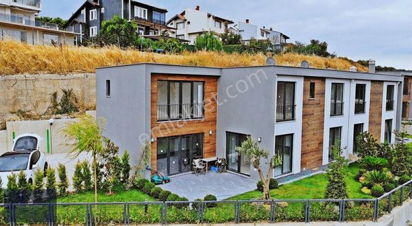 Magna Centerdan Bademli Mürselde Panoramik Manzaralı 4,5+1 Villa