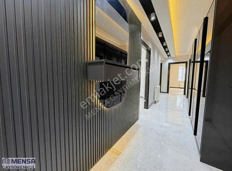 Mensa'dan Karakayada Satılık Masrafsız Ful Yapılı Katta 3+1