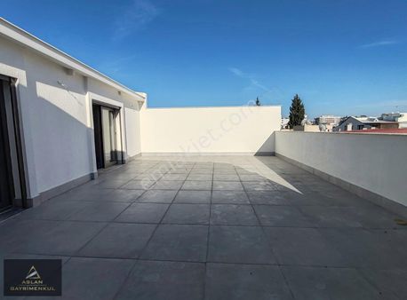 40 M2 Salon 30 M2 Yatak Odası 20 M2 Kapalı Mutfak 3 Wc Ve Banyo