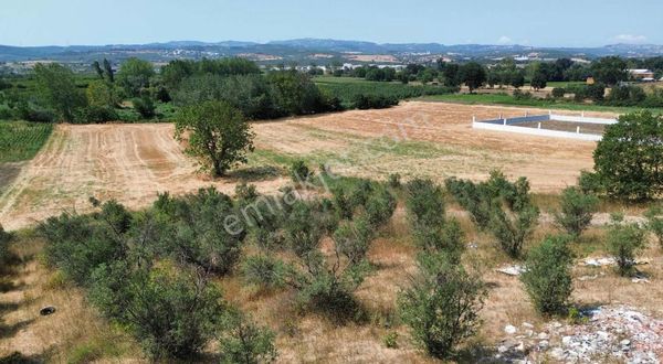 Yolçatı Da Mükemmel Konumda Yola Cephe Bahçe