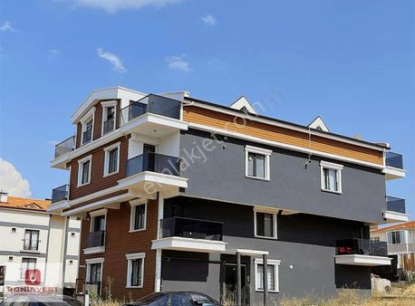 İncek'te Bulvara Yakın Eşyalı Kiralık Ara Kat 1+1 Daire