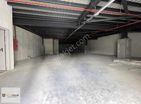 Başakşehir Ziya Gökalp Te Tır Yanaşabilir Kiralık İşyeri