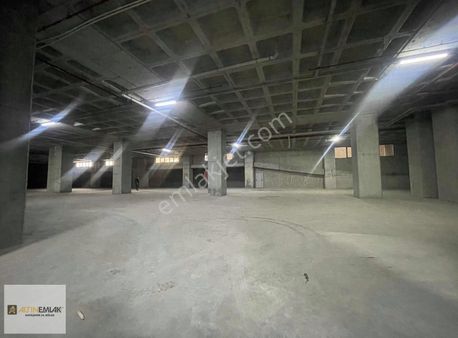 İkitelli De Tır Yanaşır Kiralık İmalat Veya Depo İşyeri