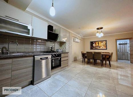 Prodıgy360'tan Havuzlu Sitede Giriş Kat Eşyalı Kiralık