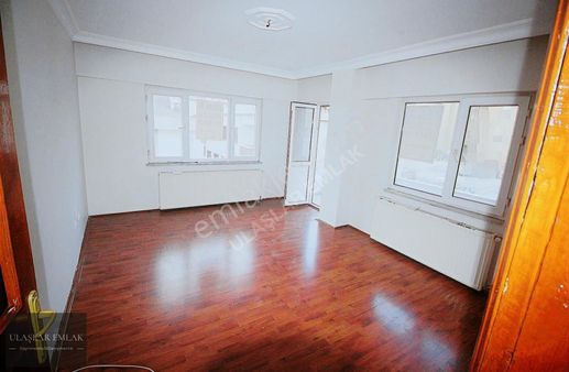 Ataşehir'in Yanıbaşında Teraslı 4+1 200 M2 Ferah Dublex..