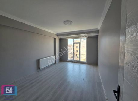 100.yıl Mahallesi Satılık 140 M2 3+1 0 Ayarında Daire