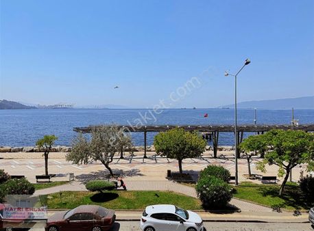 Gemlik Sahilde Ful Deniz Manzaralı 3+1 Satılık Daire