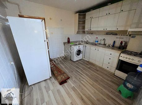 Parisadan Öğrenciye Eyşalı D.gazlı İnternet Dahil Kiralık 1+1