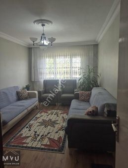 Çayırova Göçmen Konutlarında Satılık 2+1 Daire