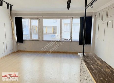 Valikonağı Caddesi'ne 4.bina Konumunda, 2.katta 70m2 Daire