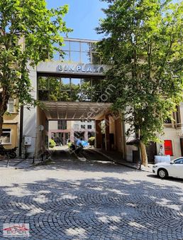 Bjk Plaza'da 65m2 + 45m2 Kapalı Bahçeli Düz Giriş Fırsat Mağaza