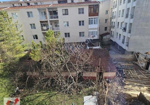 Dönertaş Emlaktan Kırmızıtoprak Mah.satılık 2+1 Ara Kat Daire