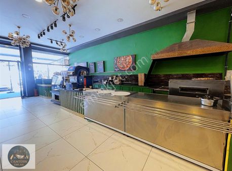 *cantürk'ten Kurulu Düzen Ekmek Teknesi Cadde Üzeri Pizzacı*