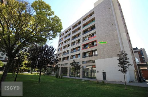 Esgyo'dan Gürdal Abacı Plaza'da 2+0 Ayrı Mutfaklı Lüks Ofis