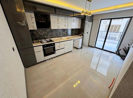 Keçiören'de Sıfır Teras Balkonlu Geniş Çift Banyolu 150 M2 3+1