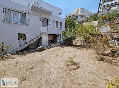 Sade Den Bornova Kızılay Mahallesin Satılık Müstakil Ev Ve Arsa